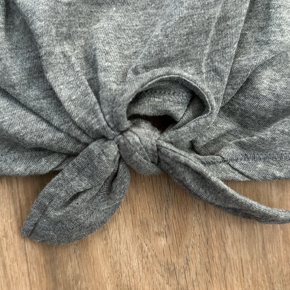 Girls holiday shirt with sequins cat in present Christmas shirt - Picture 4 of 7